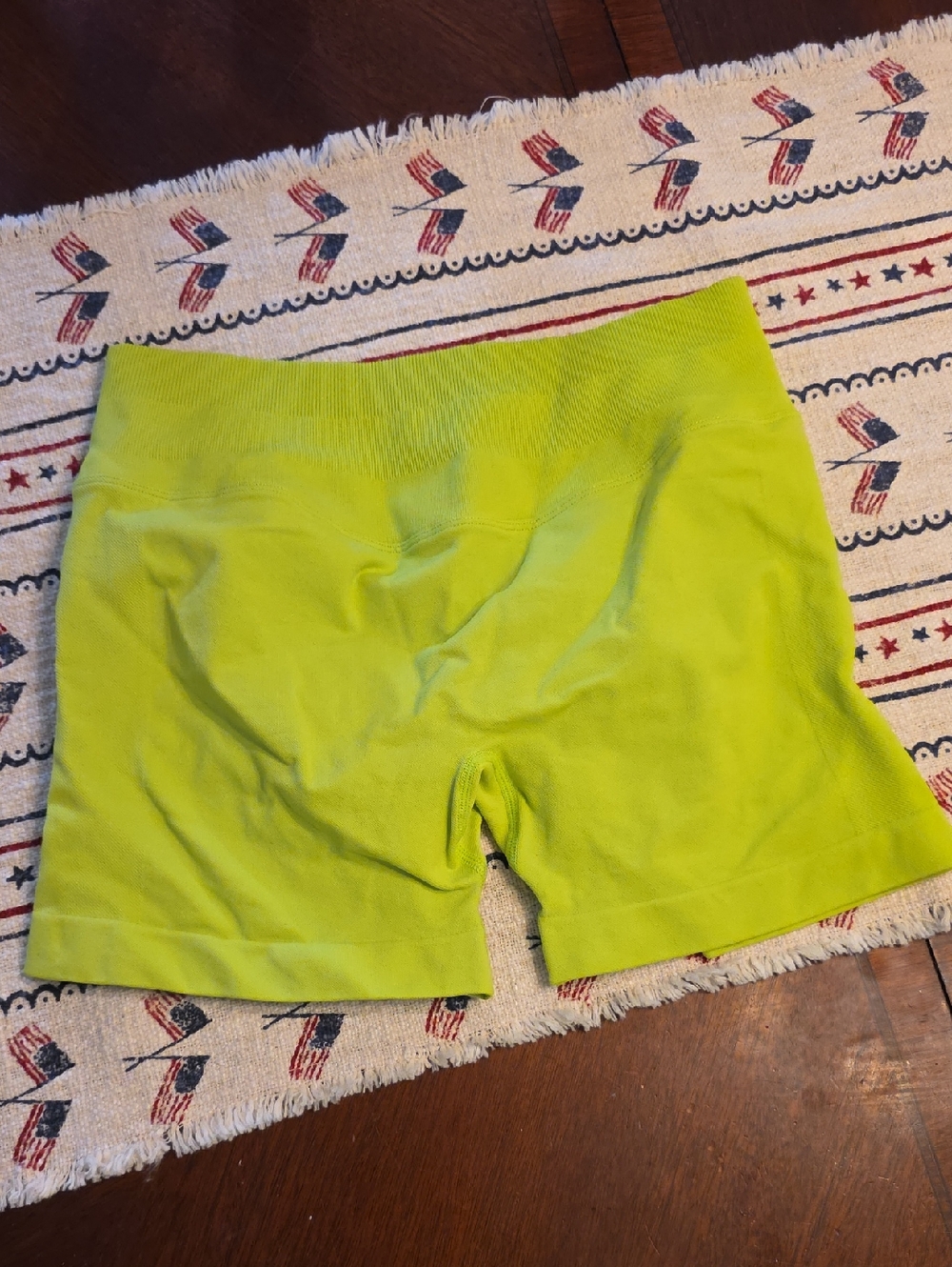 Women’s Neon Green Seamless Bike Shorts